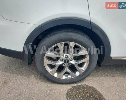 Белый Киа Соренто, объемом двигателя 2.2 л и пробегом 88 тыс. км за 12500 $, фото 6 на Automoto.ua