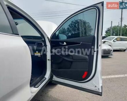 Белый Киа Соренто, объемом двигателя 2.2 л и пробегом 88 тыс. км за 12500 $, фото 14 на Automoto.ua