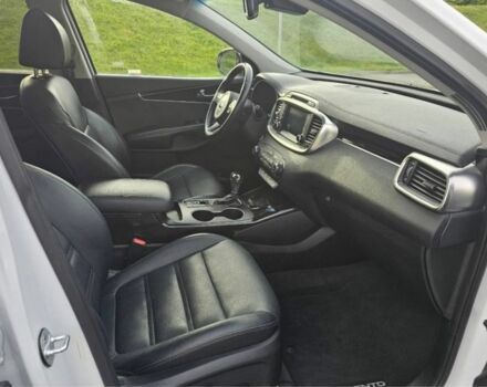 Білий Кіа Соренто, об'ємом двигуна 0 л та пробігом 102 тис. км за 15400 $, фото 9 на Automoto.ua