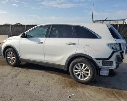 Белый Киа Соренто, объемом двигателя 2.4 л и пробегом 57 тыс. км за 3900 $, фото 1 на Automoto.ua