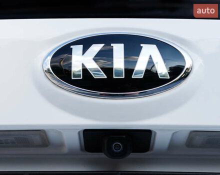 Білий Кіа Соренто, об'ємом двигуна 2.5 л та пробігом 34 тис. км за 25999 $, фото 10 на Automoto.ua