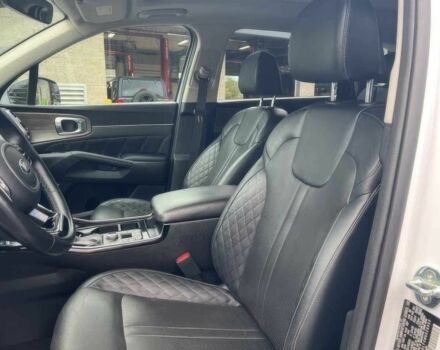 Белый Киа Соренто, объемом двигателя 2.5 л и пробегом 22 тыс. км за 15000 $, фото 6 на Automoto.ua