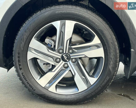 Белый Киа Соренто, объемом двигателя 1.6 л и пробегом 26 тыс. км за 44000 $, фото 13 на Automoto.ua