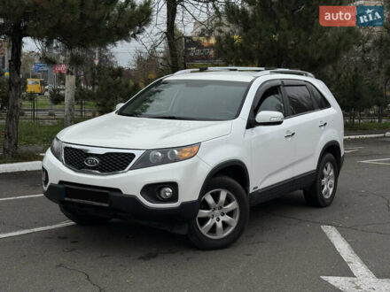 Белый Киа Соренто, объемом двигателя 2.36 л и пробегом 180 тыс. км за 9999 $, фото 1 на Automoto.ua