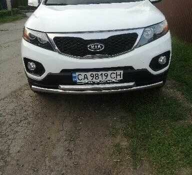 Белый Киа Соренто, объемом двигателя 2.4 л и пробегом 168 тыс. км за 12000 $, фото 1 на Automoto.ua