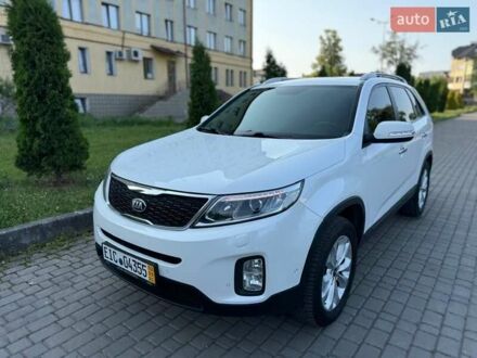 Білий Кіа Соренто, об'ємом двигуна 2 л та пробігом 236 тис. км за 13000 $, фото 1 на Automoto.ua