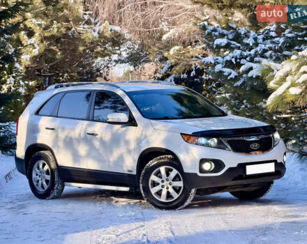 Белый Киа Соренто, объемом двигателя 2.36 л и пробегом 153 тыс. км за 12800 $, фото 1 на Automoto.ua