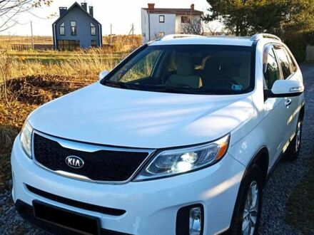 Белый Киа Соренто, объемом двигателя 2.4 л и пробегом 201 тыс. км за 10400 $, фото 1 на Automoto.ua
