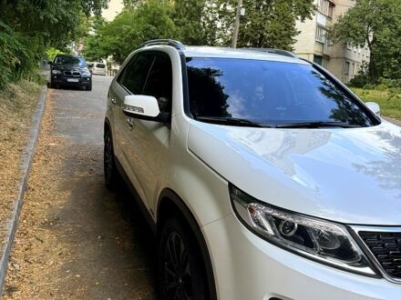 Белый Киа Соренто, объемом двигателя 2 л и пробегом 216 тыс. км за 15750 $, фото 1 на Automoto.ua