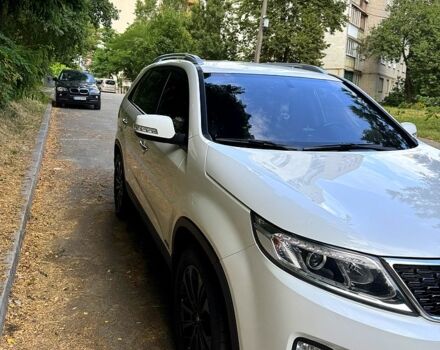 Белый Киа Соренто, объемом двигателя 2 л и пробегом 216 тыс. км за 15750 $, фото 1 на Automoto.ua