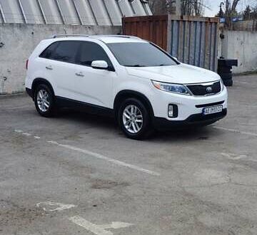 Киа Соренто 2014 в Днепре (Днепропетровске) на Automoto.ua Белый Киа Соренто, объемом двигателя 3.34 л и пробегом 165 тыс. км за 13999 $, фото 1 на Automoto.ua