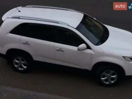 Киа Соренто 2014 в Ватутино на Automoto.ua Белый Киа Соренто, объемом двигателя 2.2 л и пробегом 173 тыс. км за 17777 $, фото 1 на Automoto.ua