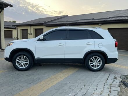 Белый Киа Соренто, объемом двигателя 2.4 л и пробегом 220 тыс. км за 13900 $, фото 1 на Automoto.ua