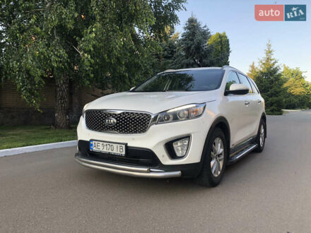 Киа Соренто 2015 в Киеве на Automoto.ua Белый Киа Соренто, объемом двигателя 2.2 л и пробегом 194 тыс. км за 18400 $, фото 1 на Automoto.ua