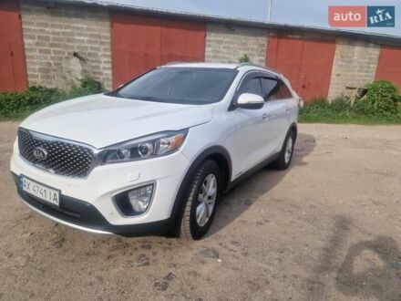 Кіа Соренто 2015 у Харкові на Automoto.ua Білий Кіа Соренто, об'ємом двигуна 3.34 л та пробігом 236 тис. км за 15500 $, фото 1 на Automoto.ua