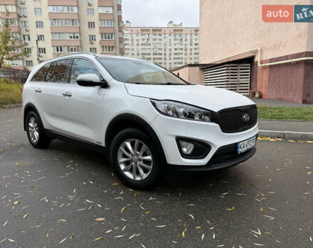 Белый Киа Соренто, объемом двигателя 2.36 л и пробегом 118 тыс. км за 16700 $, фото 1 на Automoto.ua