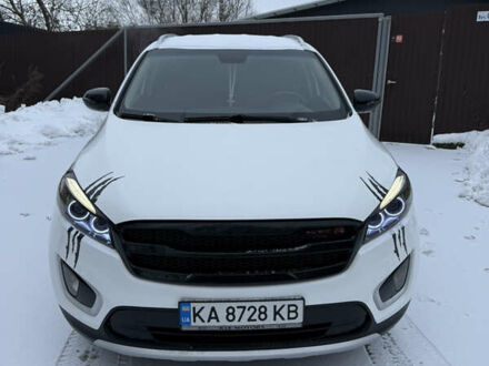 Белый Киа Соренто, объемом двигателя 3.34 л и пробегом 200 тыс. км за 22000 $, фото 1 на Automoto.ua