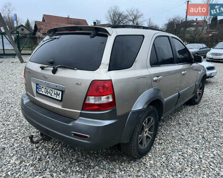 Бежевый Киа Соренто, объемом двигателя 2.5 л и пробегом 300 тыс. км за 5900 $, фото 3 на Automoto.ua