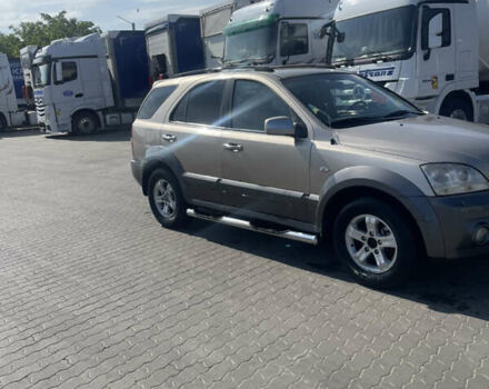 Бежевый Киа Соренто, объемом двигателя 2.5 л и пробегом 350 тыс. км за 6500 $, фото 1 на Automoto.ua