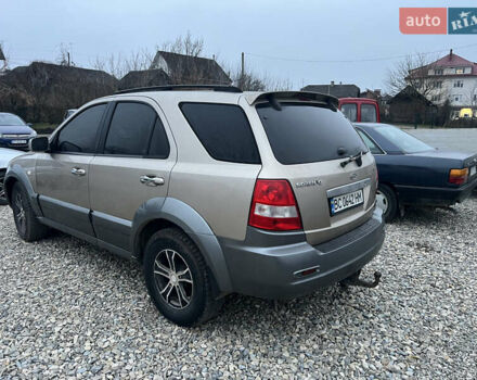 Бежевый Киа Соренто, объемом двигателя 2.5 л и пробегом 300 тыс. км за 5900 $, фото 2 на Automoto.ua