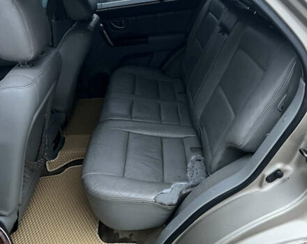 Бежевый Киа Соренто, объемом двигателя 2.5 л и пробегом 300 тыс. км за 5900 $, фото 5 на Automoto.ua