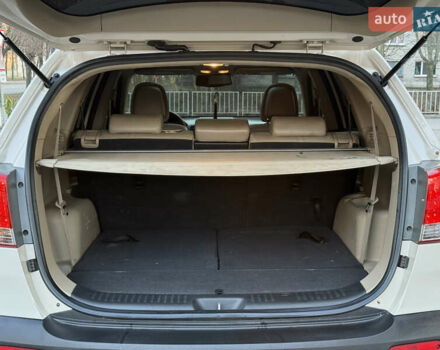 Бежевый Киа Соренто, объемом двигателя 2.4 л и пробегом 203 тыс. км за 10999 $, фото 10 на Automoto.ua