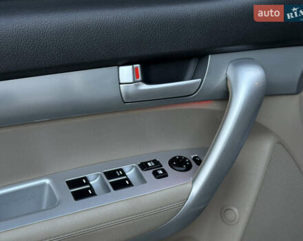 Бежевый Киа Соренто, объемом двигателя 2.4 л и пробегом 203 тыс. км за 10999 $, фото 36 на Automoto.ua