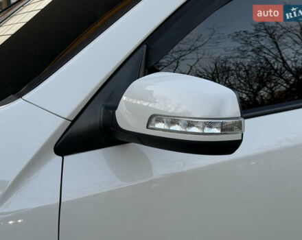 Бежевый Киа Соренто, объемом двигателя 2.4 л и пробегом 203 тыс. км за 10999 $, фото 18 на Automoto.ua