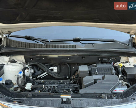 Бежевый Киа Соренто, объемом двигателя 2.4 л и пробегом 203 тыс. км за 10999 $, фото 11 на Automoto.ua