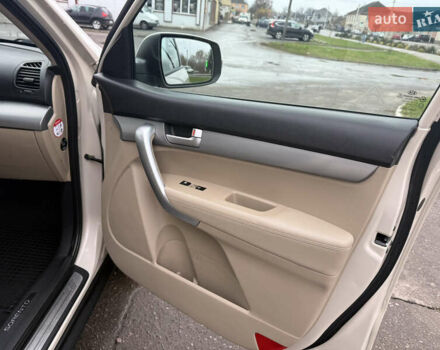 Бежевий Кіа Соренто, об'ємом двигуна 2.2 л та пробігом 269 тис. км за 11200 $, фото 16 на Automoto.ua