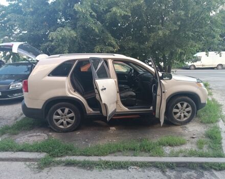 Бежевий Кіа Соренто, об'ємом двигуна 2.4 л та пробігом 286 тис. км за 8700 $, фото 18 на Automoto.ua