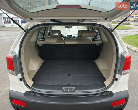 Бежевий Кіа Соренто, об'ємом двигуна 2.2 л та пробігом 269 тис. км за 11200 $, фото 24 на Automoto.ua