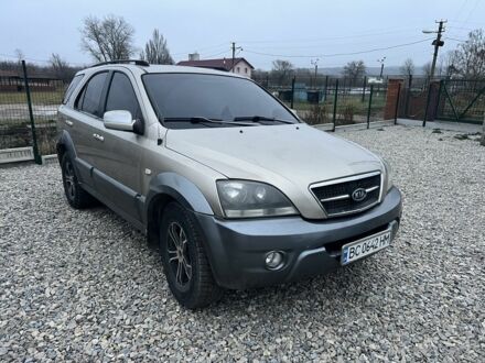 Бежевый Киа Соренто, объемом двигателя 2.5 л и пробегом 300 тыс. км за 5900 $, фото 1 на Automoto.ua