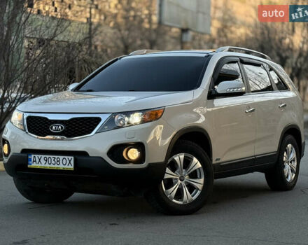 Бежевый Киа Соренто, объемом двигателя 2.4 л и пробегом 203 тыс. км за 10999 $, фото 1 на Automoto.ua