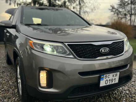 Бежевый Киа Соренто, объемом двигателя 2.36 л и пробегом 217 тыс. км за 13200 $, фото 1 на Automoto.ua