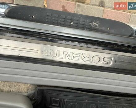 Чорний Кіа Соренто, об'ємом двигуна 2.35 л та пробігом 210 тис. км за 6500 $, фото 15 на Automoto.ua