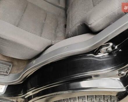 Черный Киа Соренто, объемом двигателя 2.5 л и пробегом 240 тыс. км за 7500 $, фото 15 на Automoto.ua