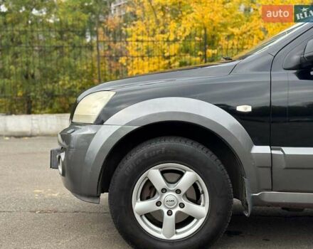 Чорний Кіа Соренто, об'ємом двигуна 2.5 л та пробігом 303 тис. км за 7490 $, фото 4 на Automoto.ua