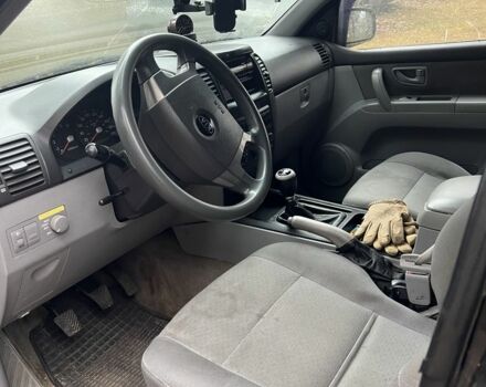 Черный Киа Соренто, объемом двигателя 2.5 л и пробегом 360 тыс. км за 3700 $, фото 2 на Automoto.ua