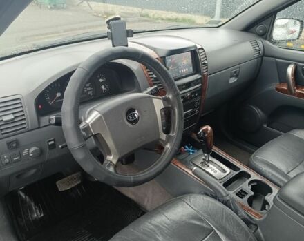 Черный Киа Соренто, объемом двигателя 3.5 л и пробегом 327 тыс. км за 3400 $, фото 7 на Automoto.ua