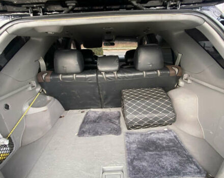 Черный Киа Соренто, объемом двигателя 2.5 л и пробегом 300 тыс. км за 7500 $, фото 7 на Automoto.ua