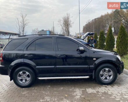 Черный Киа Соренто, объемом двигателя 2.5 л и пробегом 300 тыс. км за 7500 $, фото 2 на Automoto.ua