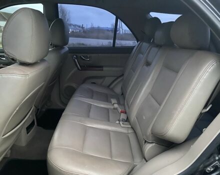 Черный Киа Соренто, объемом двигателя 2.5 л и пробегом 250 тыс. км за 4150 $, фото 17 на Automoto.ua