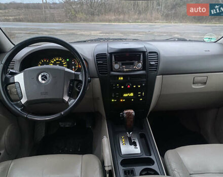 Черный Киа Соренто, объемом двигателя 2.5 л и пробегом 250 тыс. км за 4150 $, фото 12 на Automoto.ua