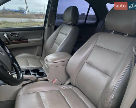 Черный Киа Соренто, объемом двигателя 2.5 л и пробегом 250 тыс. км за 4150 $, фото 17 на Automoto.ua