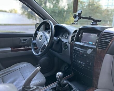 Черный Киа Соренто, объемом двигателя 2.5 л и пробегом 279 тыс. км за 4600 $, фото 12 на Automoto.ua