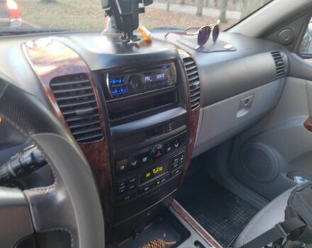 Черный Киа Соренто, объемом двигателя 2.5 л и пробегом 303 тыс. км за 3546 $, фото 6 на Automoto.ua