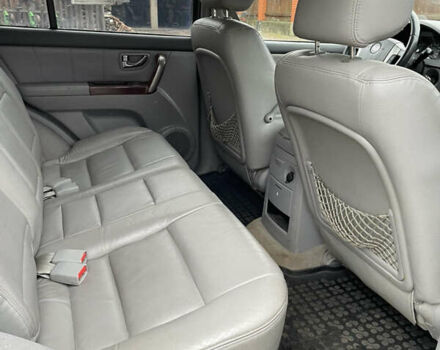 Чорний Кіа Соренто, об'ємом двигуна 2.5 л та пробігом 250 тис. км за 4100 $, фото 5 на Automoto.ua