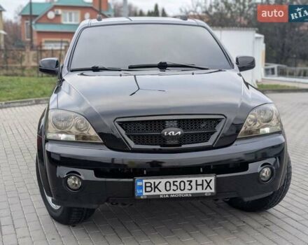 Черный Киа Соренто, объемом двигателя 2.5 л и пробегом 300 тыс. км за 8000 $, фото 2 на Automoto.ua