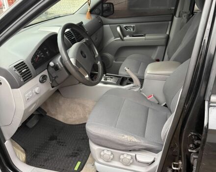 Черный Киа Соренто, объемом двигателя 2.5 л и пробегом 403 тыс. км за 3400 $, фото 6 на Automoto.ua